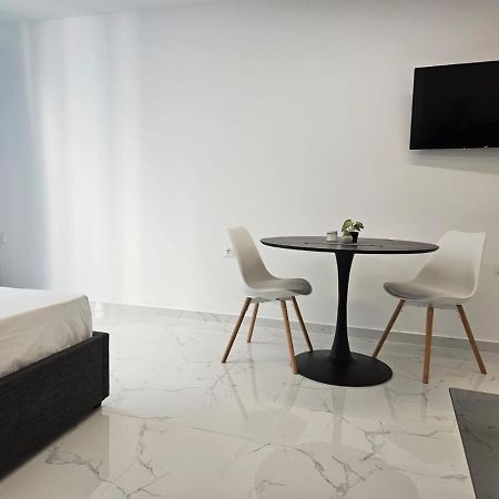 Nikis 20 Suites Athènes Extérieur photo